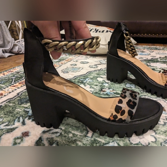 Black Heeled Sandals w/ chain Strap. Zip-up - Picture 2 of 7